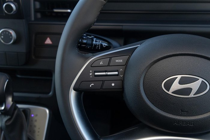 2025 Hyundai STARIA LOAD