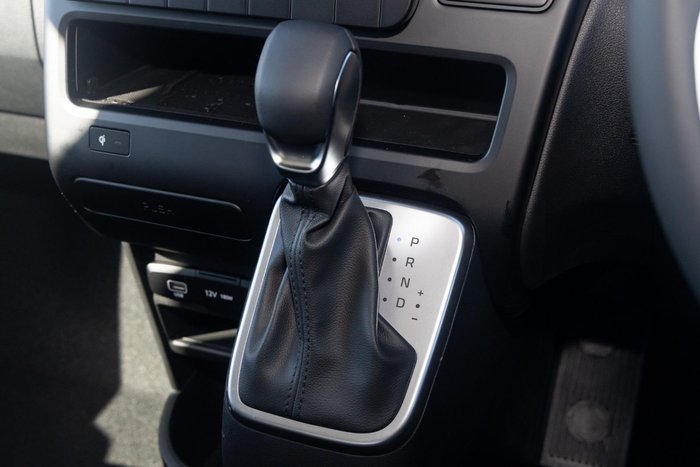 2025 Hyundai STARIA LOAD