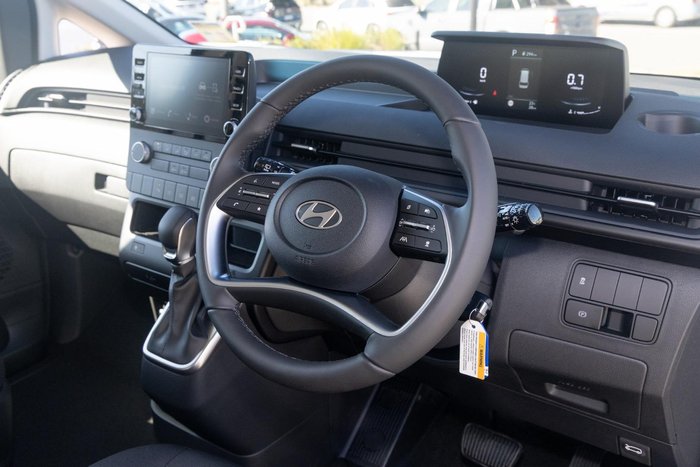 2025 Hyundai STARIA LOAD