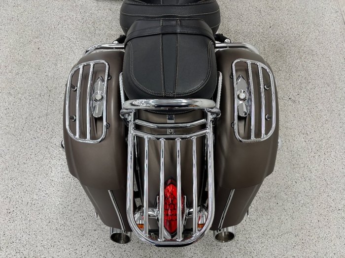 2017 INDIAN CHIEF CLASSIC Silver