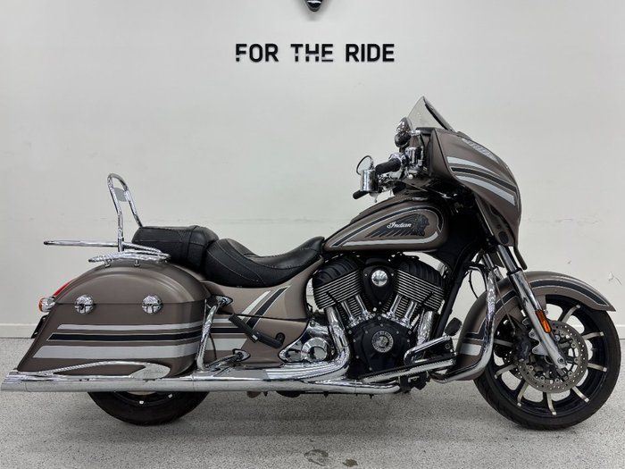 2017 INDIAN CHIEF CLASSIC Silver