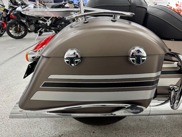 2017 INDIAN CHIEF CLASSIC Silver