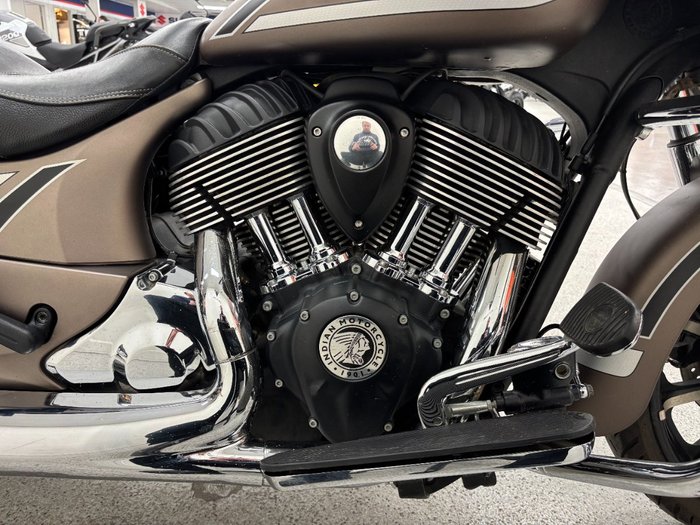 2017 INDIAN CHIEF CLASSIC Silver
