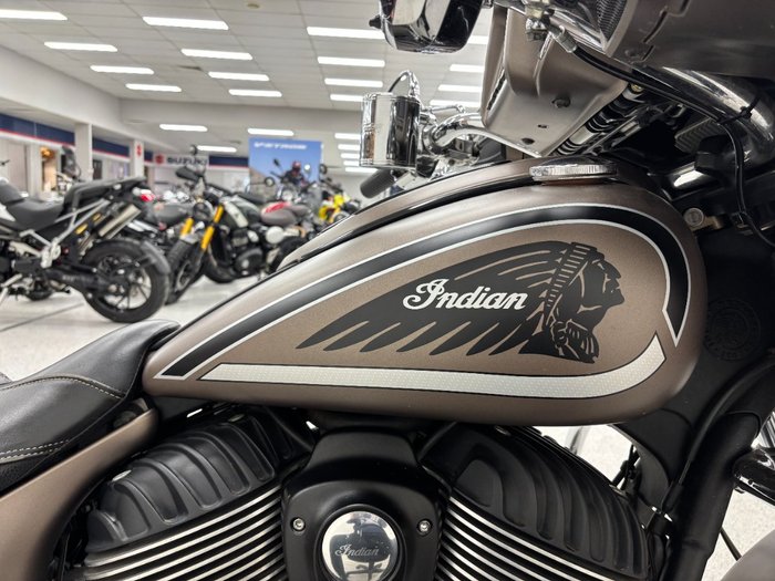 2017 INDIAN CHIEF CLASSIC Silver