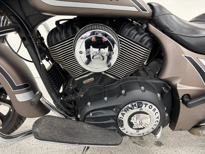 2017 INDIAN CHIEF CLASSIC Silver