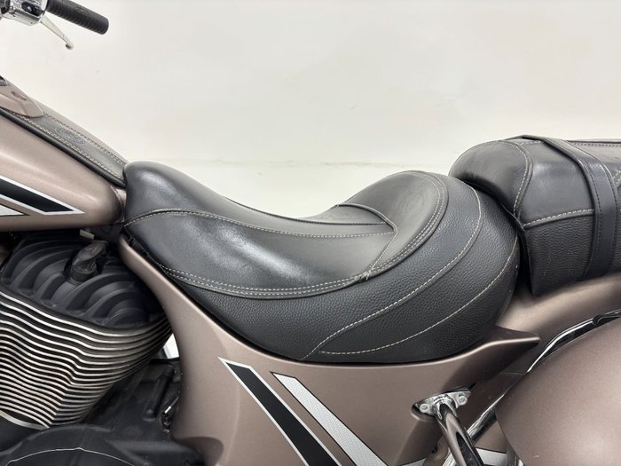 2017 INDIAN CHIEF CLASSIC Silver