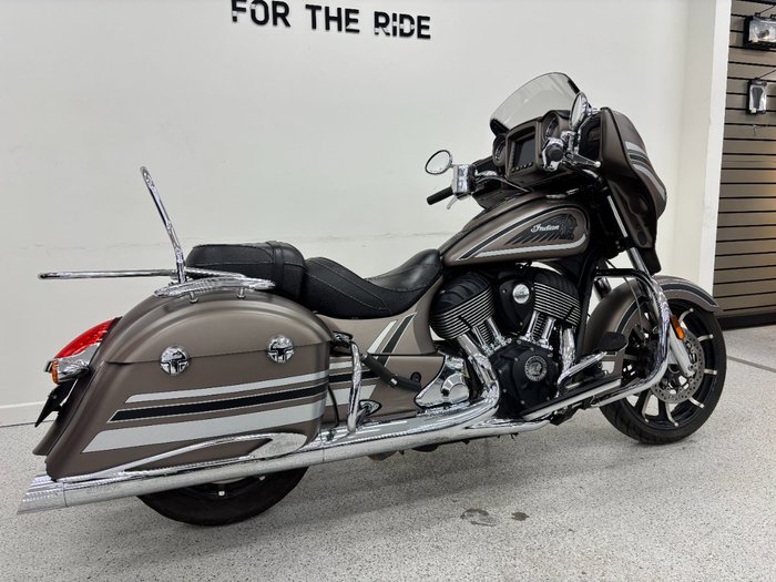 2017 INDIAN CHIEF CLASSIC Silver