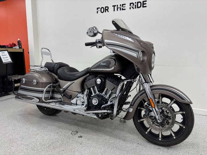 2017 INDIAN CHIEF CLASSIC Silver