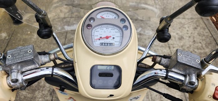 2009 VESPA GTV 250ie CREAM