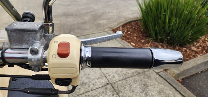2009 VESPA GTV 250ie CREAM
