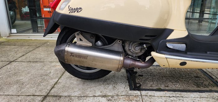 2009 VESPA GTV 250ie CREAM