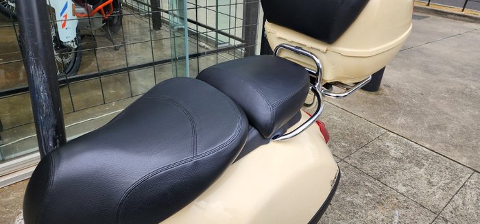 2009 VESPA GTV 250ie CREAM