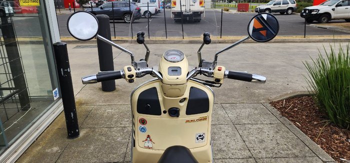 2009 VESPA GTV 250ie CREAM