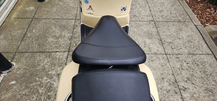 2009 VESPA GTV 250ie CREAM