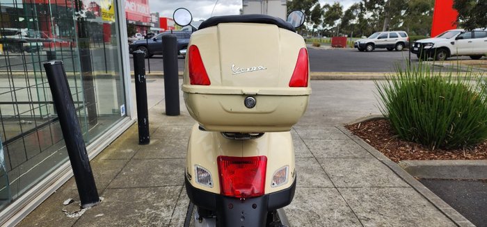 2009 VESPA GTV 250ie CREAM