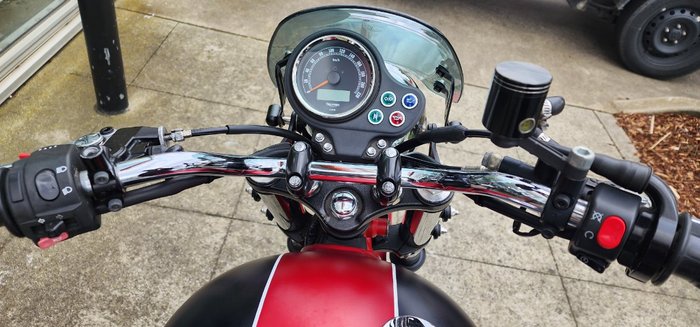 2013 Triumph BONNEVILLE 100 SE