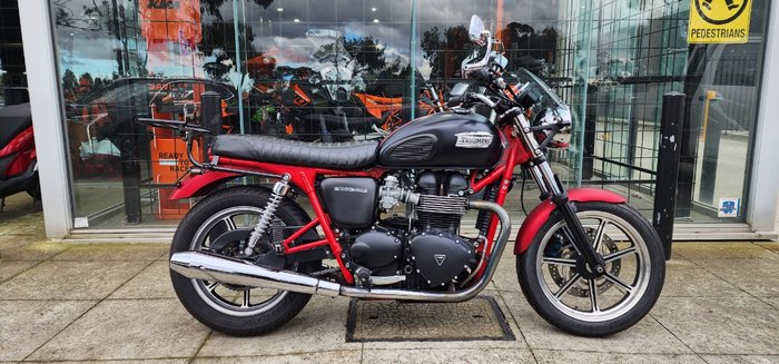 2013 Triumph BONNEVILLE 100 SE