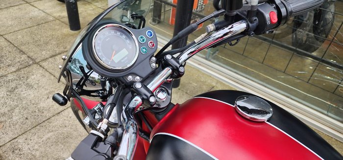 2013 Triumph BONNEVILLE 100 SE