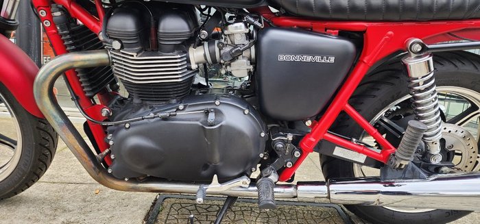 2013 Triumph BONNEVILLE 100 SE