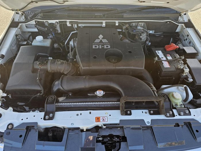 2019 Mitsubishi Pajero GLX