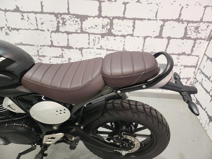 2025 Triumph Scrambler 400 X Scrambler Black