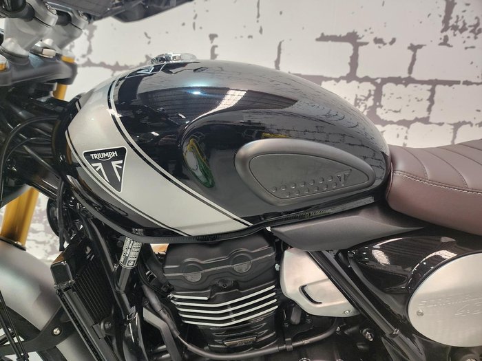 2025 Triumph Scrambler 400 X Scrambler Black