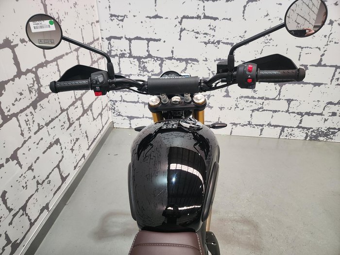 2025 Triumph Scrambler 400 X Scrambler Black