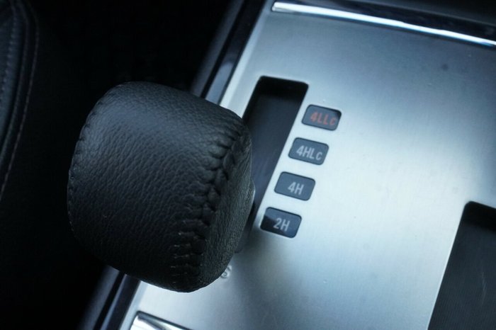 2020 Mitsubishi Pajero GLS