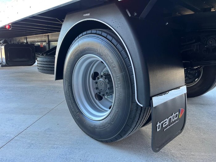 2025 Hino 300 Series 921 White