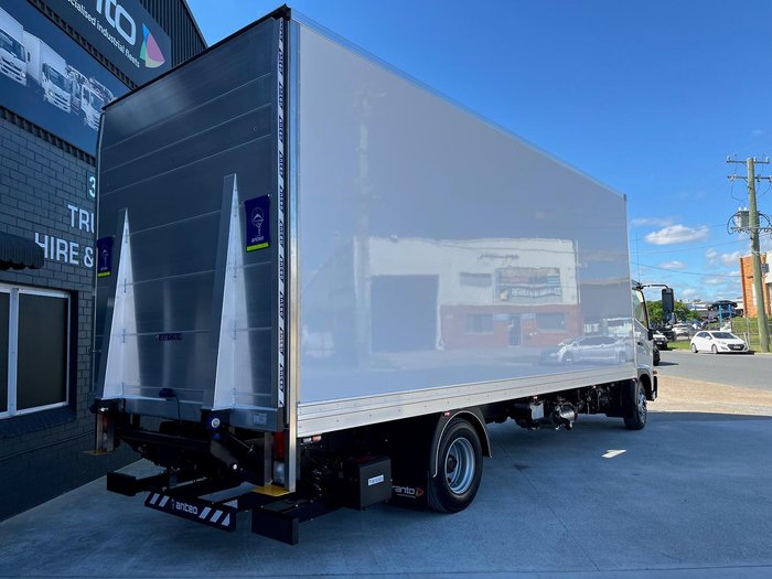 2025 Hino 300 Series 921 White