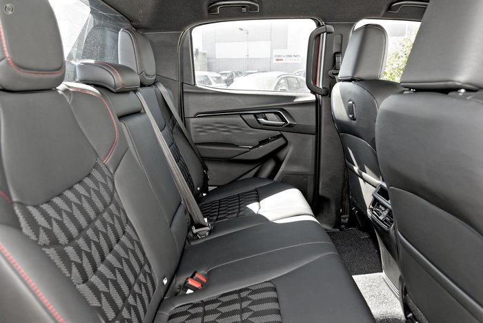 2025 Isuzu D-MAX X-TERRAIN MY24 4X4 Dual Range Sunstone Orange
