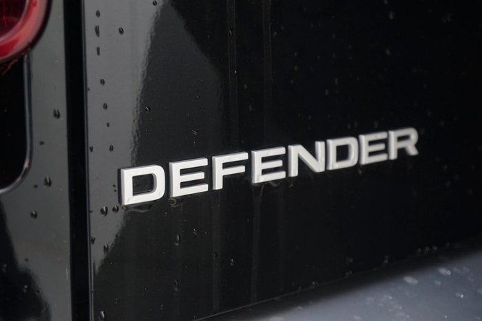 2023 Land Rover Defender 110 P400 SE