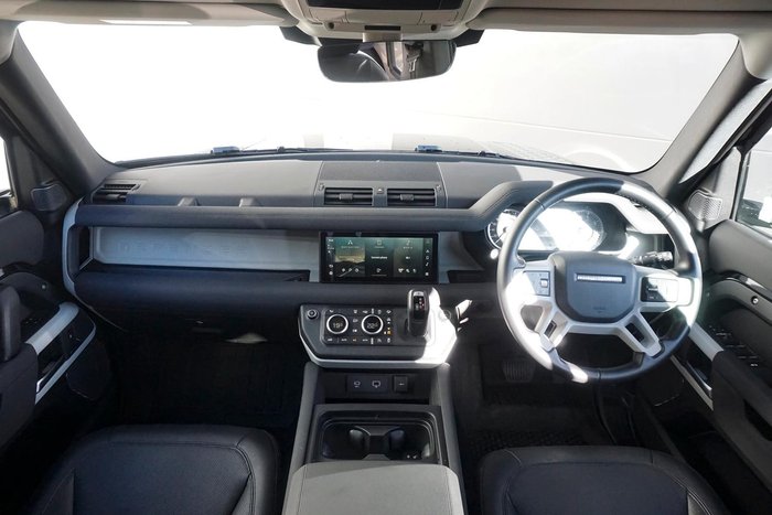 2023 Land Rover Defender 110 P400 SE