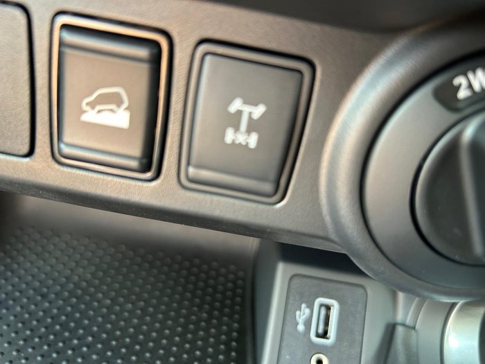 2024 Nissan Navara SL