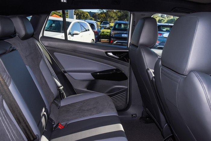 2025 Volkswagen ID.5 Pro