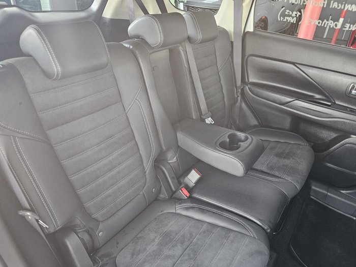 2020 Mitsubishi Outlander LS