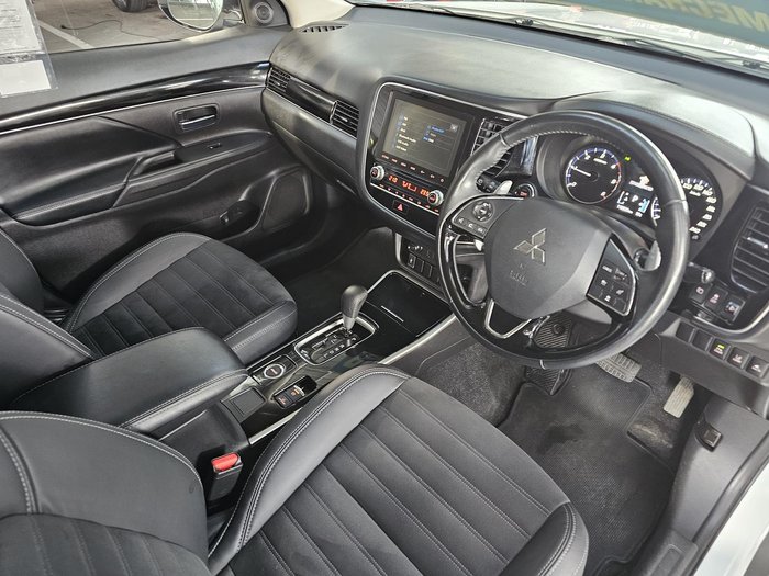 2020 Mitsubishi Outlander LS