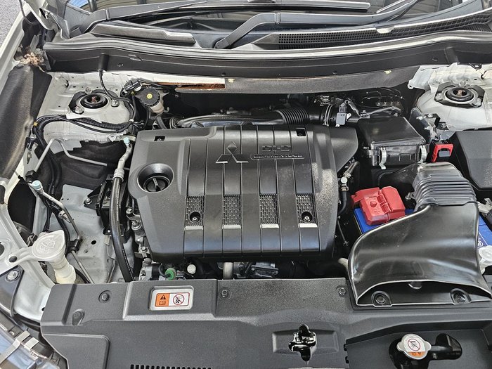 2020 Mitsubishi Outlander LS