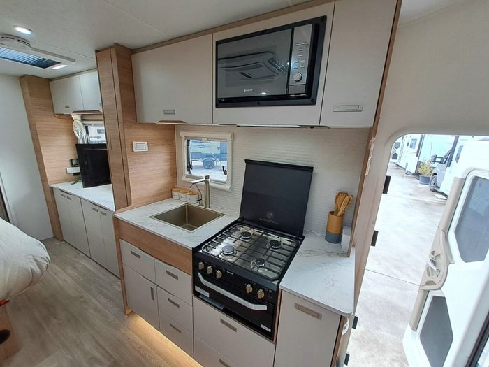 2025 JAYCO SIGNATURE FA.25-3.SG-MY25 SILVER