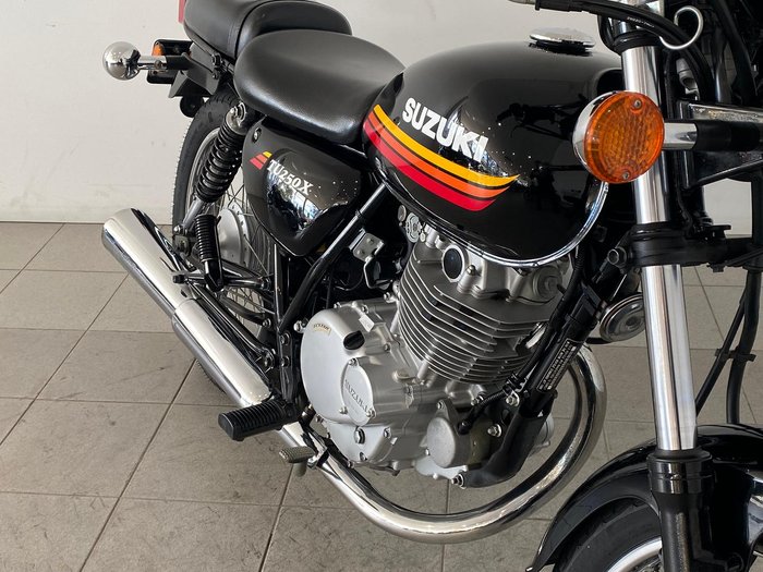 2018 Suzuki TU250X TU Black