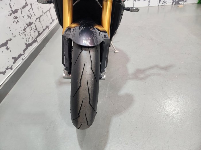 2025 Triumph Speed Triple RS 1200 Speed Triple Grey