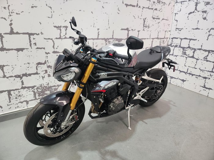 2025 Triumph Speed Triple RS 1200 Speed Triple Grey