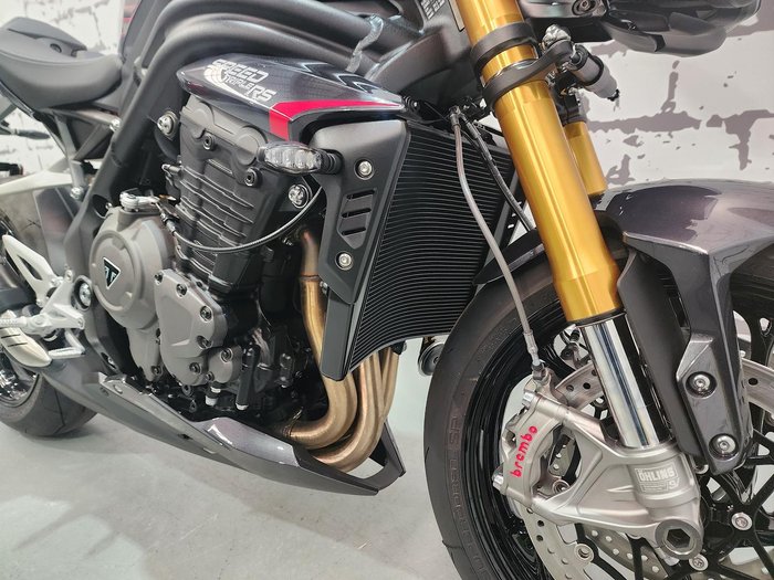2025 Triumph Speed Triple RS 1200 Speed Triple Grey