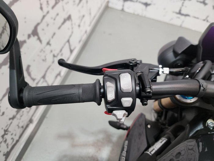 2025 Triumph Speed Triple RS 1200 Speed Triple Grey