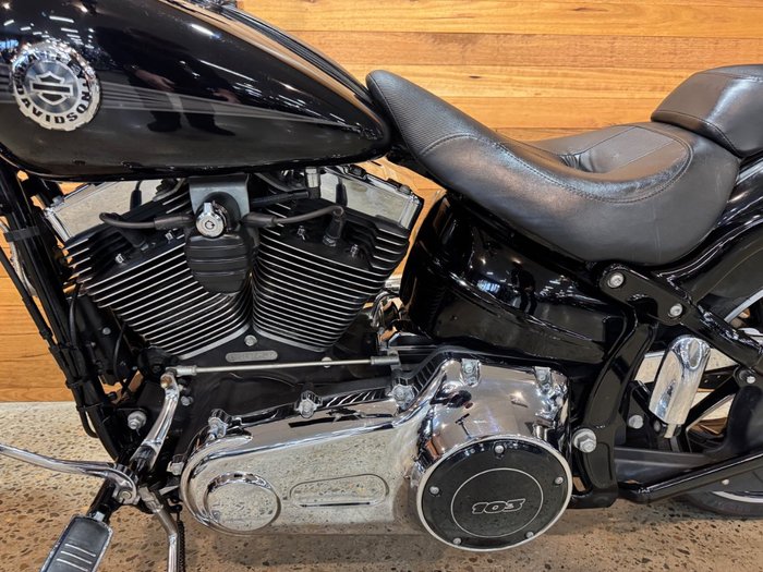 2013 Harley-davidson FXSB SOFTAIL BREAKOUT Black