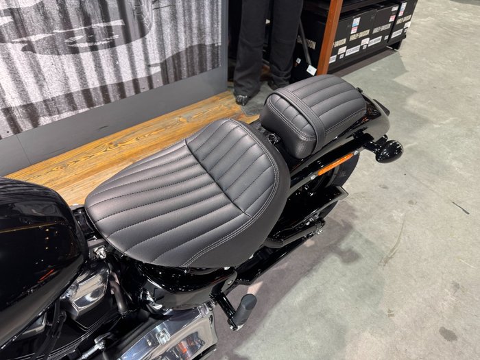 2025 Harley-davidson FXBB STREET BOB (117) Vivid Black