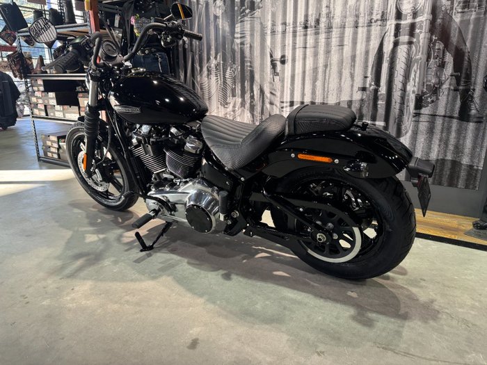 2025 Harley-davidson FXBB STREET BOB (117) Vivid Black