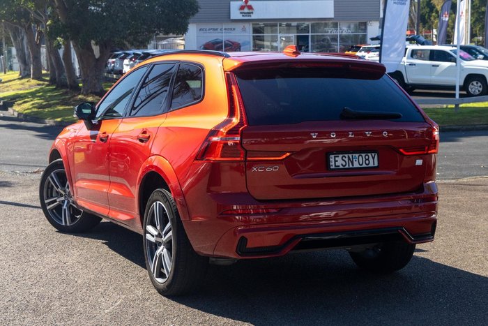 2022 Volvo XC60 Recharge Ultimate T8 Plug-In Hybrid