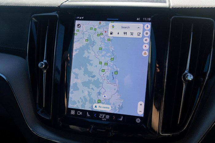 2022 Volvo XC60 Recharge Ultimate T8 Plug-In Hybrid