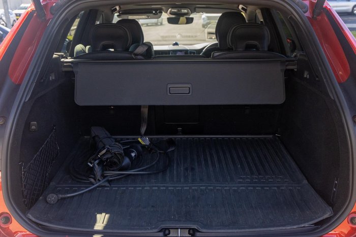 2022 Volvo XC60 Recharge Ultimate T8 Plug-In Hybrid